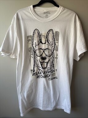 Del Sol Cozumel White Graphic Short-Sleeve Tee with Dog Illustration cotton L